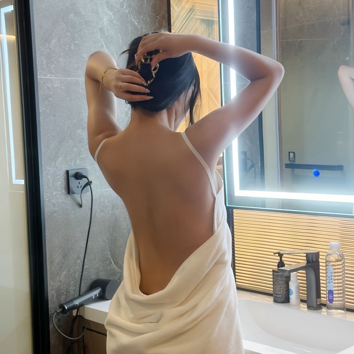 Dropshipping Korean Style Light Luxury Sexy Backless Adjustable Strap Bath Towel Skirt Trendy Striped Pure Desire Bathrobe