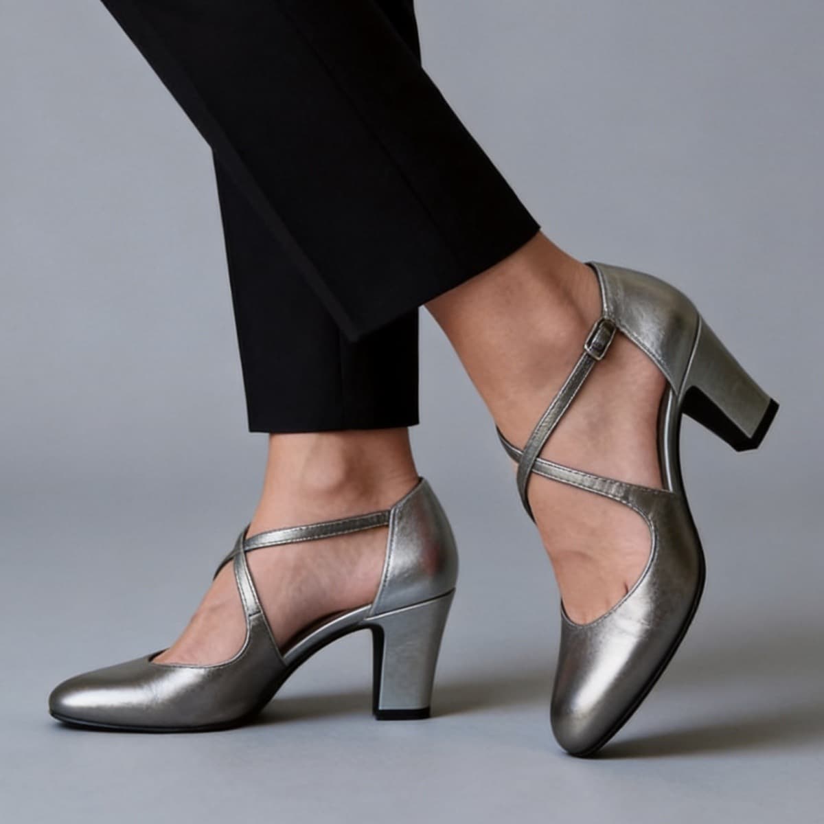 2026 New Women's Fashion Pumps with Buckle, Low Top, Size 40-43, Square Toe, Four Seasons Wear, Early Spring High Heels Square Heel