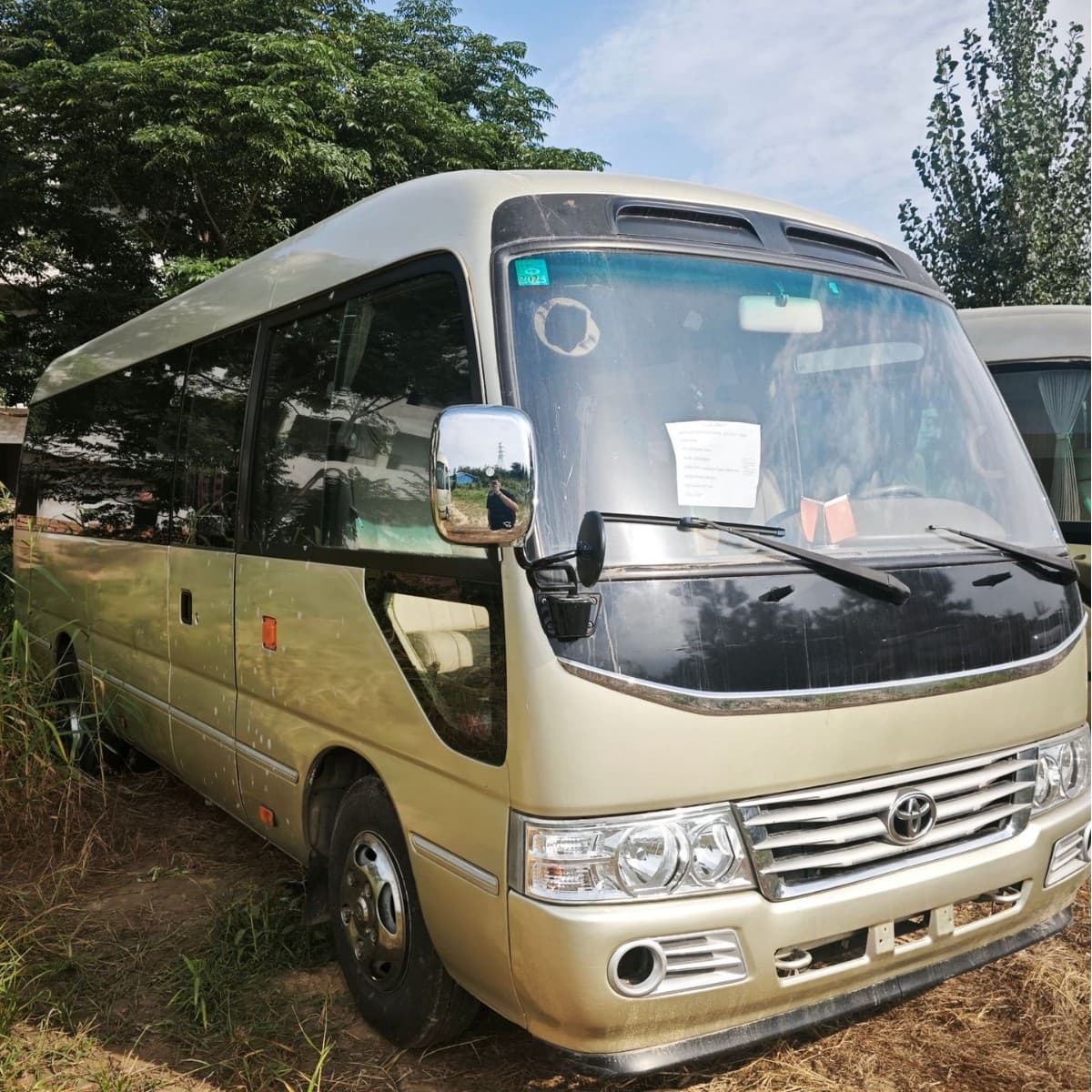 Export used Toyota Coaster 19-23 seats, with boss desk Coaster business vehicle medium bus