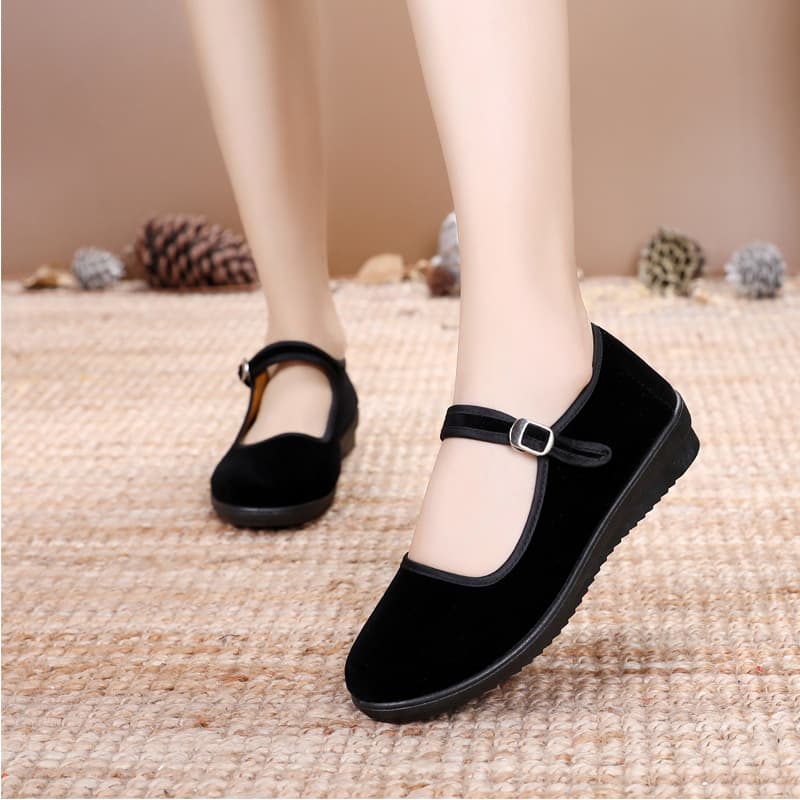Old Beijing Cloth Shoes Women's Flat Non-Slip Hotel Work Shoes Dance Shoes Casual Single Shoes Black One-Strap Cloth Shoes Wholesale