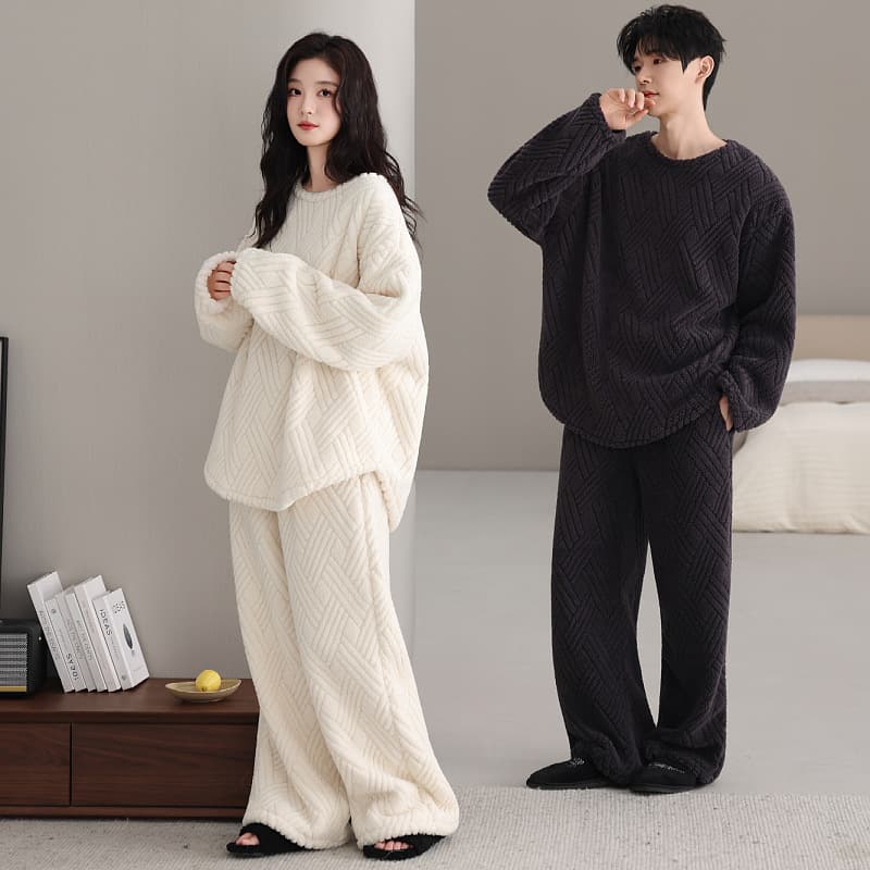 Couple Coral Fleece Pajamas for Women and Men, Autumn/Winter Loose Round Neck Thermal Homewear Set New