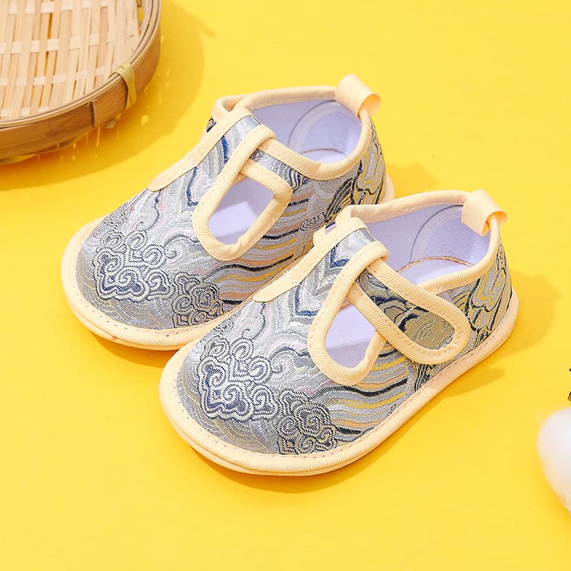 New style traditional Chinese Hanfu shoes for infants and toddlers, soft-soled walking shoes for boys and girls, first birthday gift, Chinese Tang suit shoes