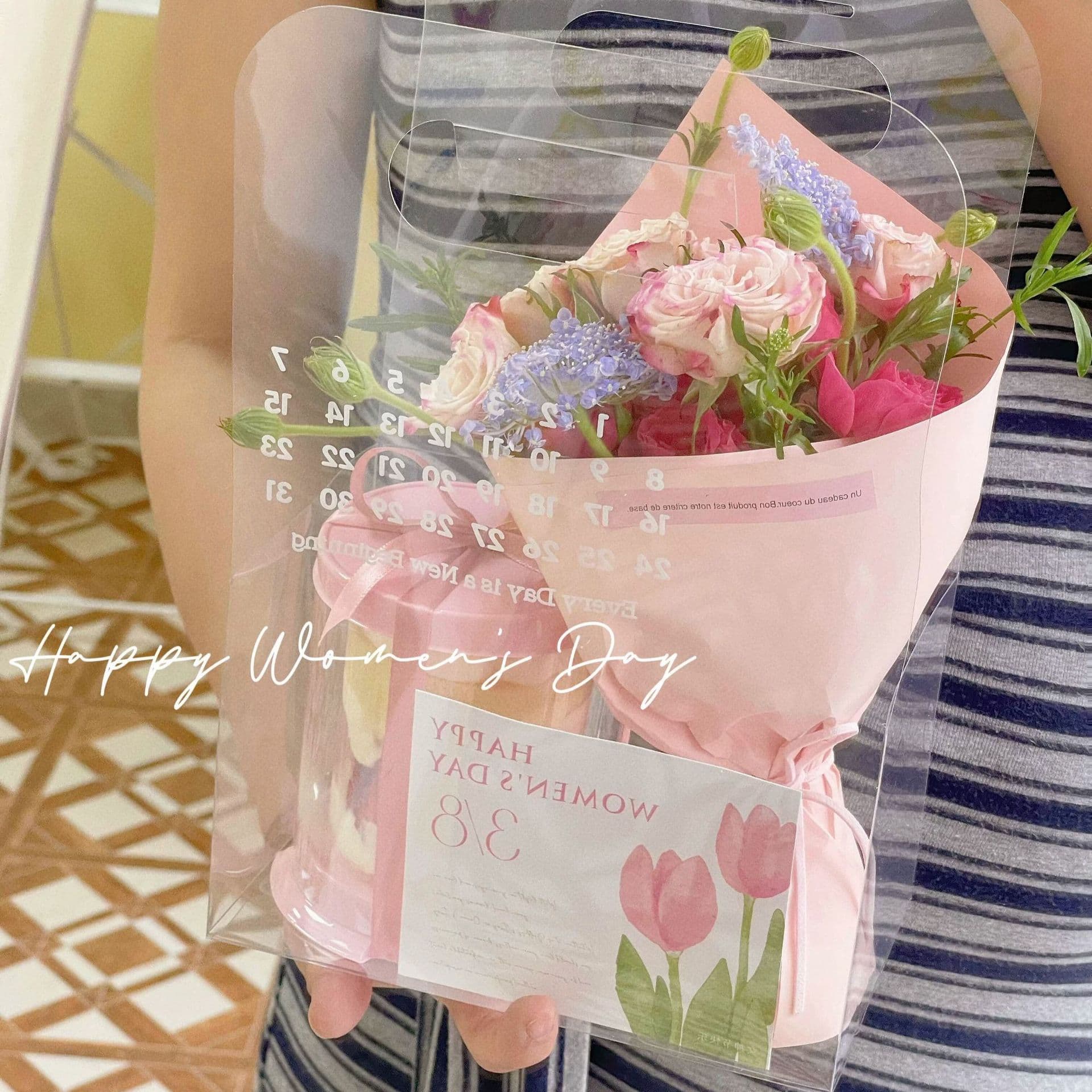 Mother's Day 520 Flower Cake Portable Box Goddess Valentine's Day Dessert Gift Box Gift Accompanying Gift Bag