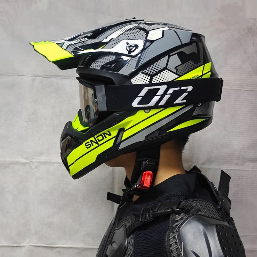 DOT Adult Off-Road Motorcycle Full Face Helmet CE Certified Mountain Bike Racing Riding Helmet Wholesale