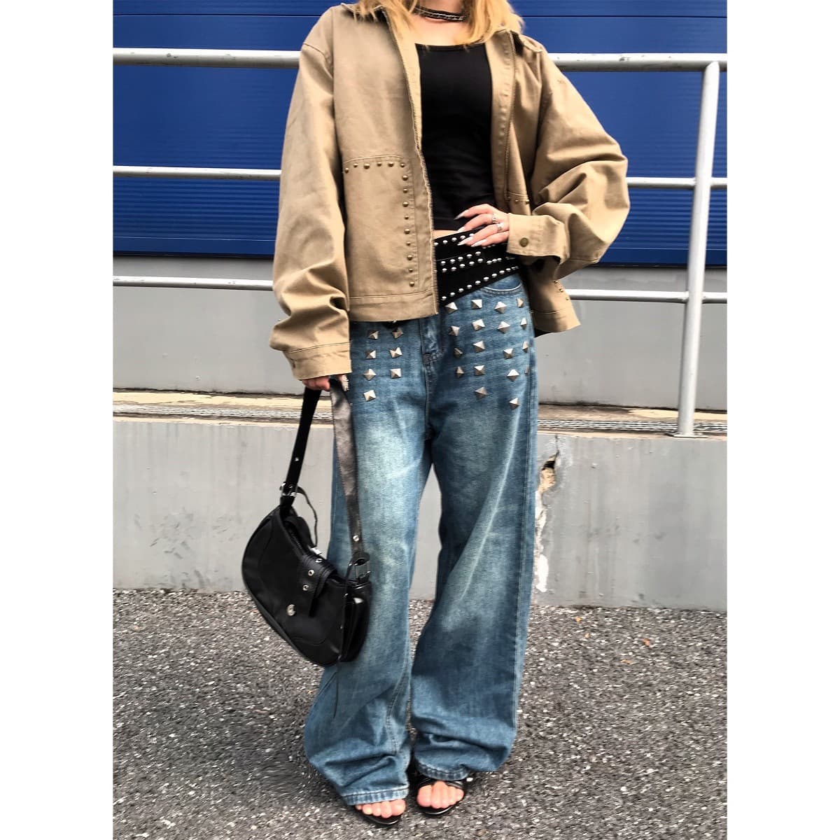 Custom Jeans with Rivet Decor, Washed Distressed Women's Loose Wide-Leg Trousers with Frayed Details, Trendy
