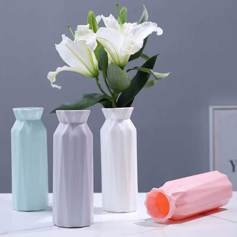 Creative Nordic Plastic Round Vase, Fashionable and Minimalist, Drop-Proof, Imitation Ceramic, Home Decoration Ornament, Flower Arrangement Container