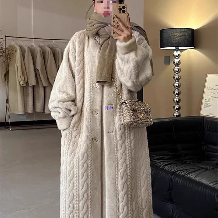 Fur Coat Autumn/Winter 2024 New Style Leather and Mink Fur Velvet Braided Long Cardigan for Women