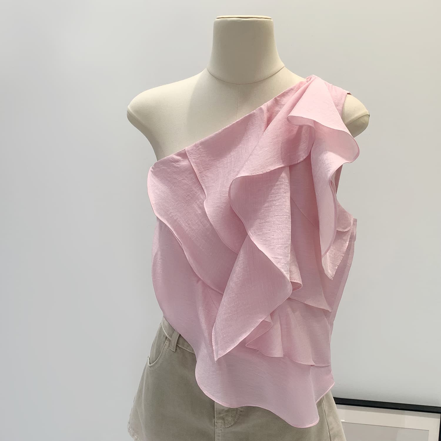 Stunning Ruffle Pink Off-Shoulder Sleeveless Chiffon Blouse Women Summer 2026 New Beautiful Top