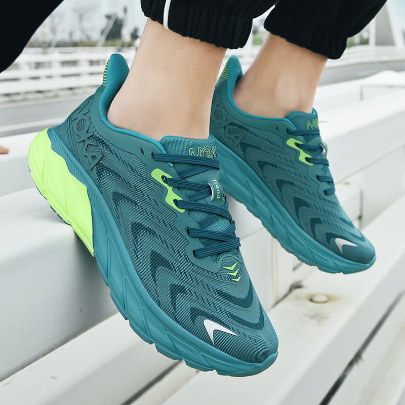 Wholesale 2024 New Fashion Cushioned Running Shoes Sports Trendy Casual Thick Sole Soft Bottom Running Shoes for Men
