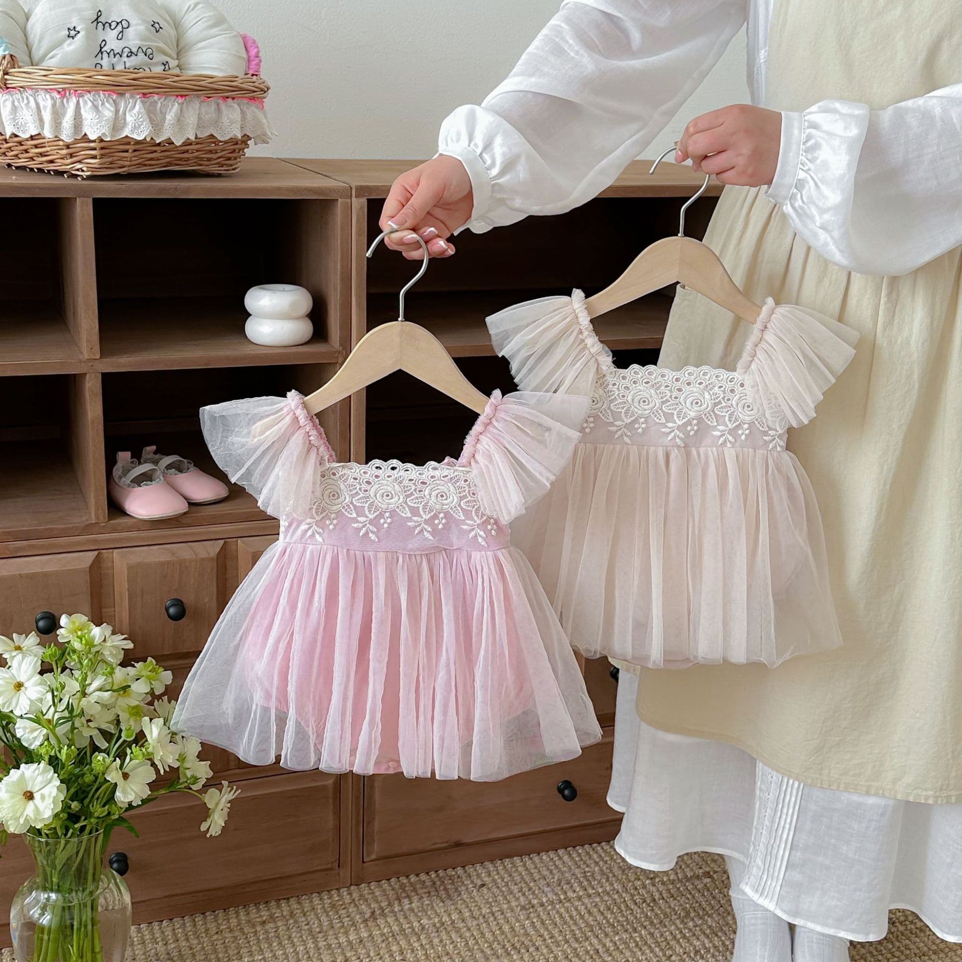 2026 Summer Baby Toddler Dress Embroidered Lace Sleeveless Princess Dress Girl First Birthday Party Gown