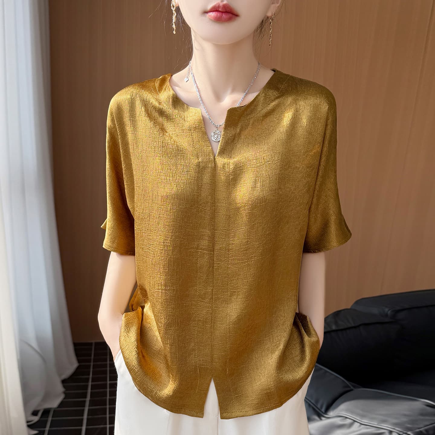Summer New Satin Shirt, Imitation Silk V-Neck Half-Sleeve T-Shirt, Young Mom Style Half-Sleeve Top for Women