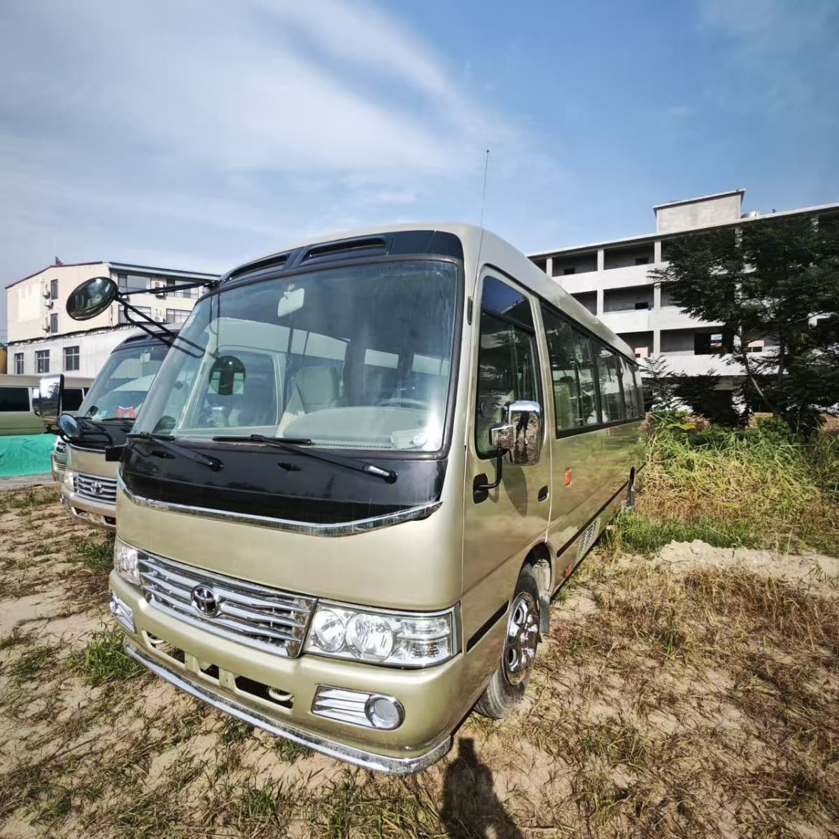 Cross-border supply of Toyota 23-seat Coaster minibus automatic door, used Toyota 19-seat Coaster minibus passenger vehicle