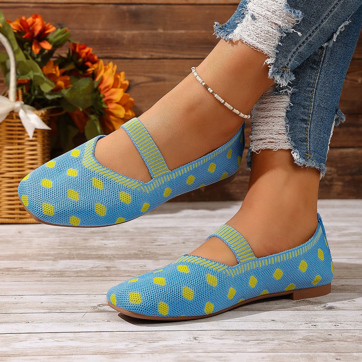 2026 New Style Flat-Soled British Style Bow-Knot Slip-On Women's Shoes, Comfortable and Breathable, Large Size Casual Shoes Wholesale