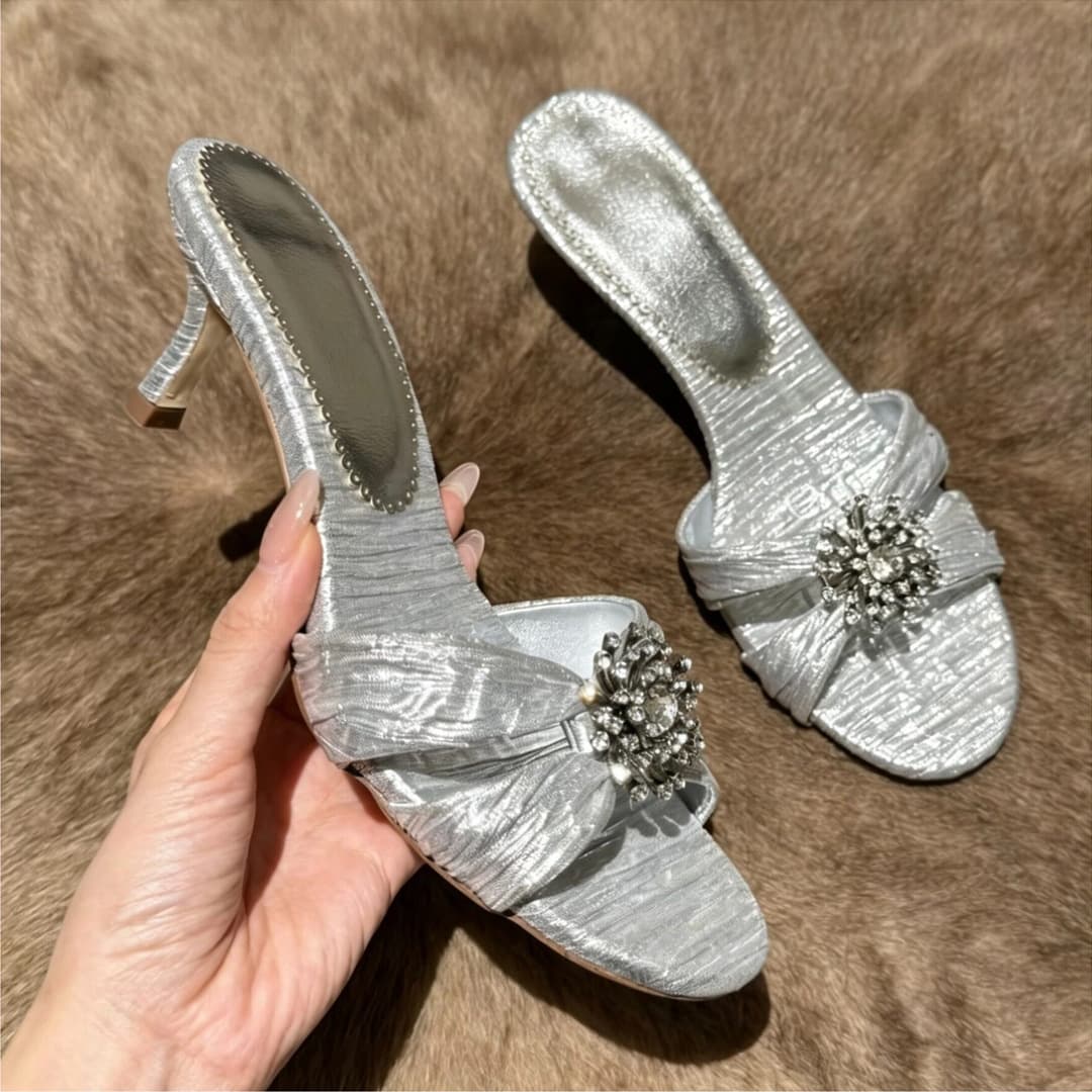 Fashionable rhinestone high heels for women 2026 summer new style silver high-end stiletto heels and beautiful outer wear slippers