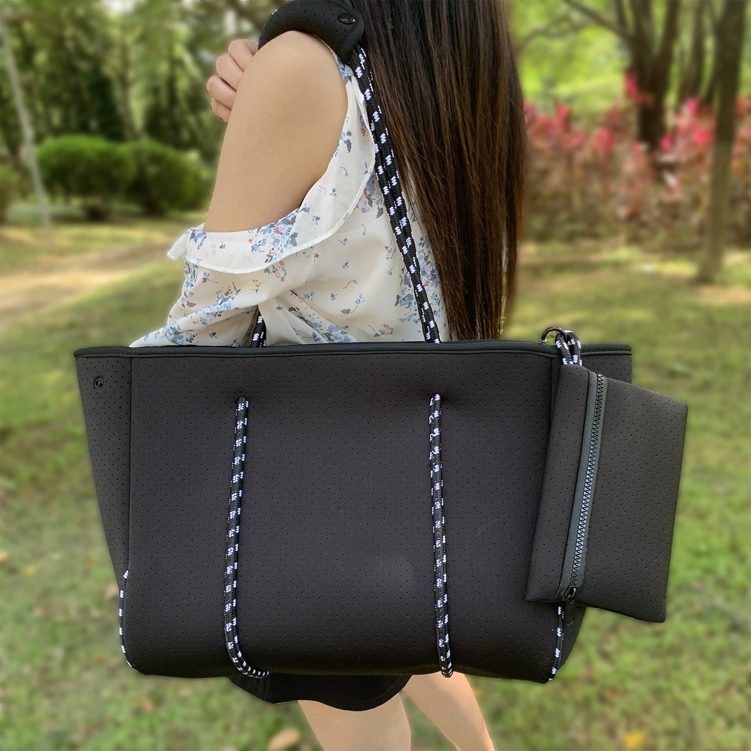 In stock Amazon wholesale large-capacity casual mommy bag crossbody women's bag net outing portable diving material travel bag