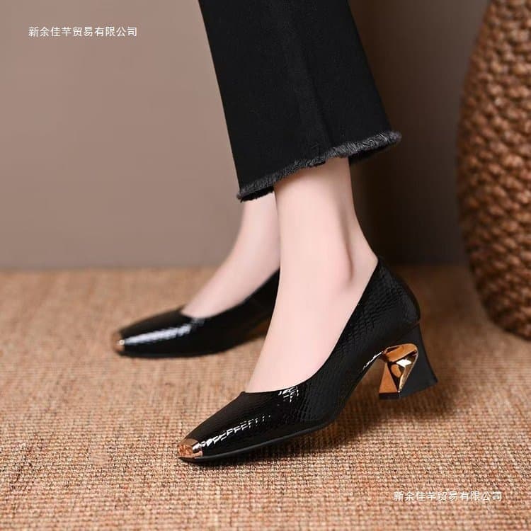 Snake Pattern Metal Toe Shallow Single Shoes for Women, Spring and Autumn French Style Chunky Heel Versatile Comfortable Mid-Heel Leather Shoes