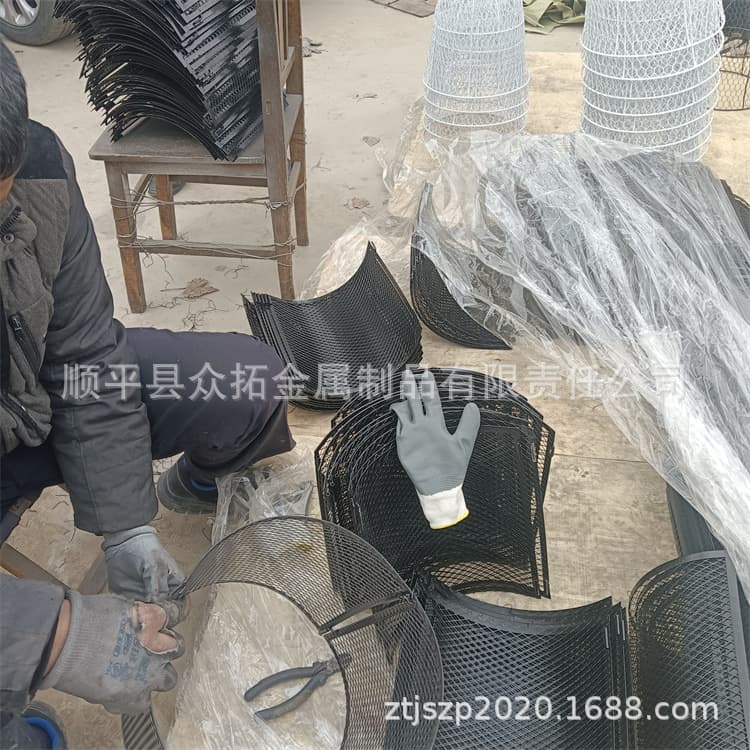 Production and supply of detachable vegetation protectors, anti-cat scratching and dog bite gardening net covers.