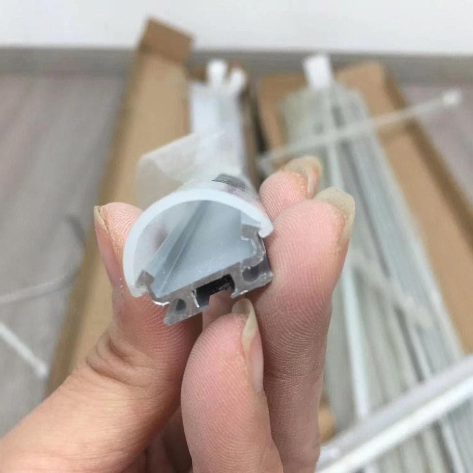 Philips LED Linear Light Triangular Aluminum Channel Surface-Mounted Light Line Length 1 Meter Aluminum Channel + Acrylic Cover
