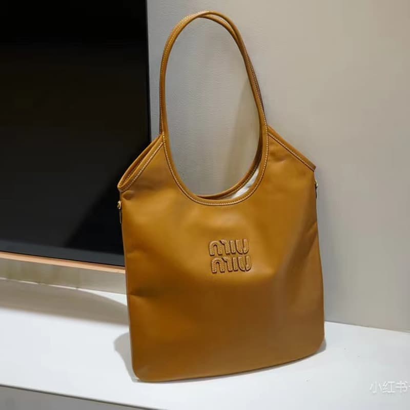 Miu 2025 New Style Lazy Style Casual Tote Bag Large Capacity Simple Versatile Shoulder Handbag Commuter Bag for Women