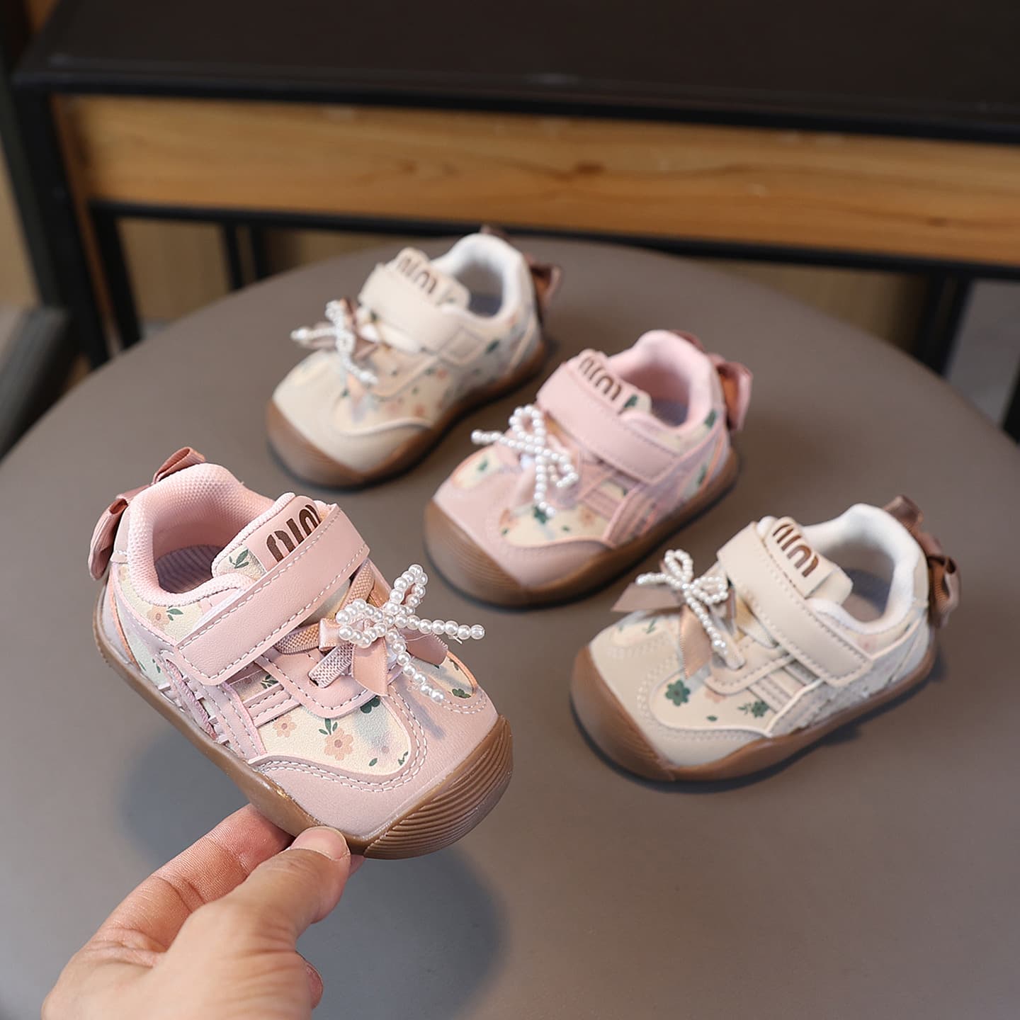 Autumn new infant walking shoes girls soft-soled round-toe leather flats non-slip Korean bow princess shoes