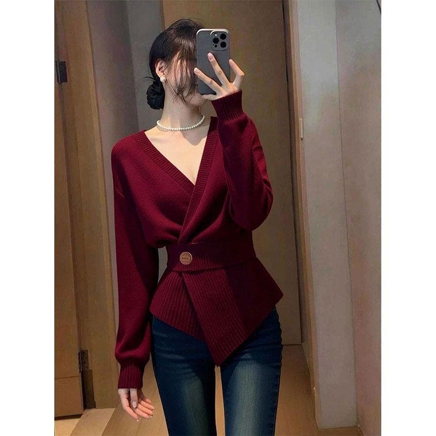 Chic Wine Red Knit Sweater for Women 2025 Winter Niche Design Stylish Waist-Hugging Inner Layer Sweater