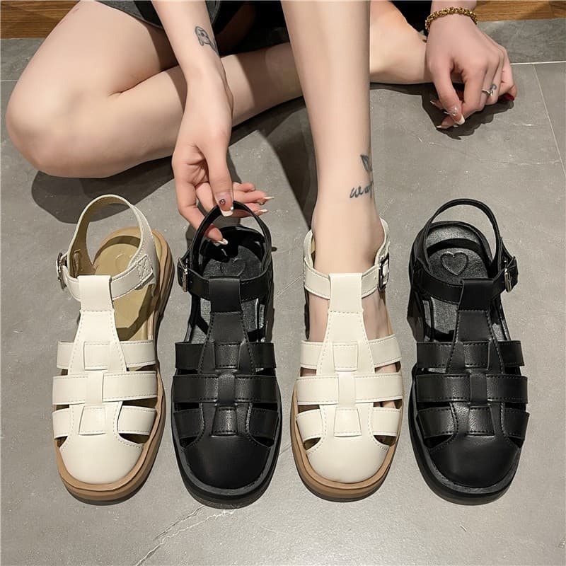 Women's Summer New Style Flat Sandals With One-Row Buckle Vintage Casual Hollow Out Sandals Comfortable Breathable Slippers