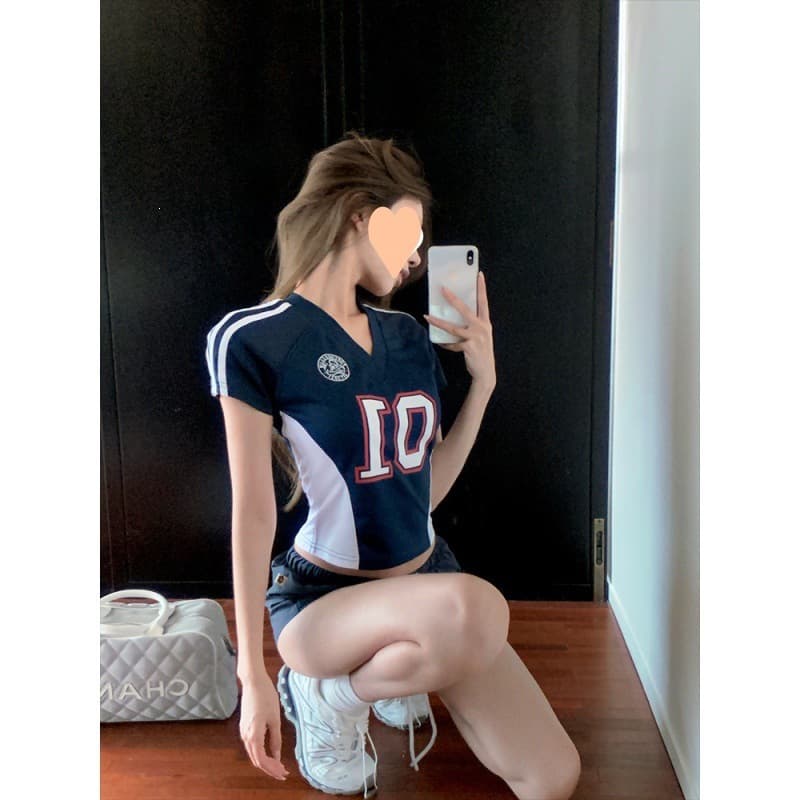 Contrast color printed v-neck short-sleeved T-shirt top casual hot girl summer high-waisted slimming short sportswear for women