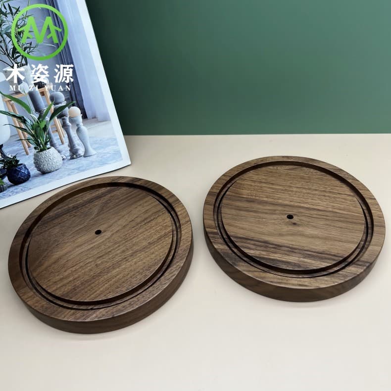 Walnut wood wall clock, stylish and simple, creative decorative piece for living room and home use, solid wood clock, Japanese style.