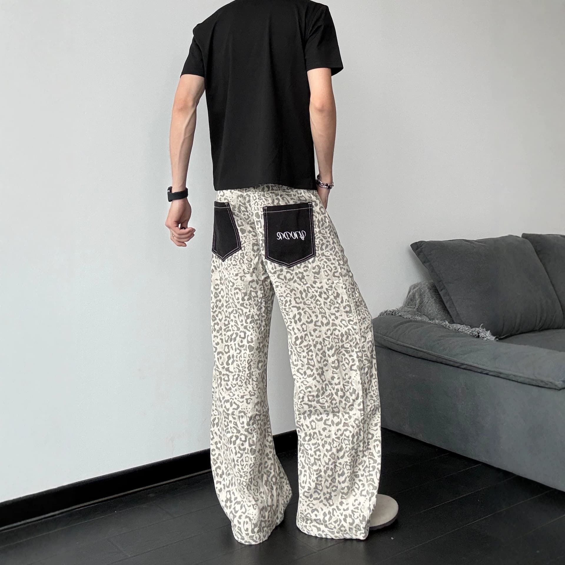 American trendy leopard print splicing jeans for women and men 2026 summer new high-end design wide-leg scimitar casual pants