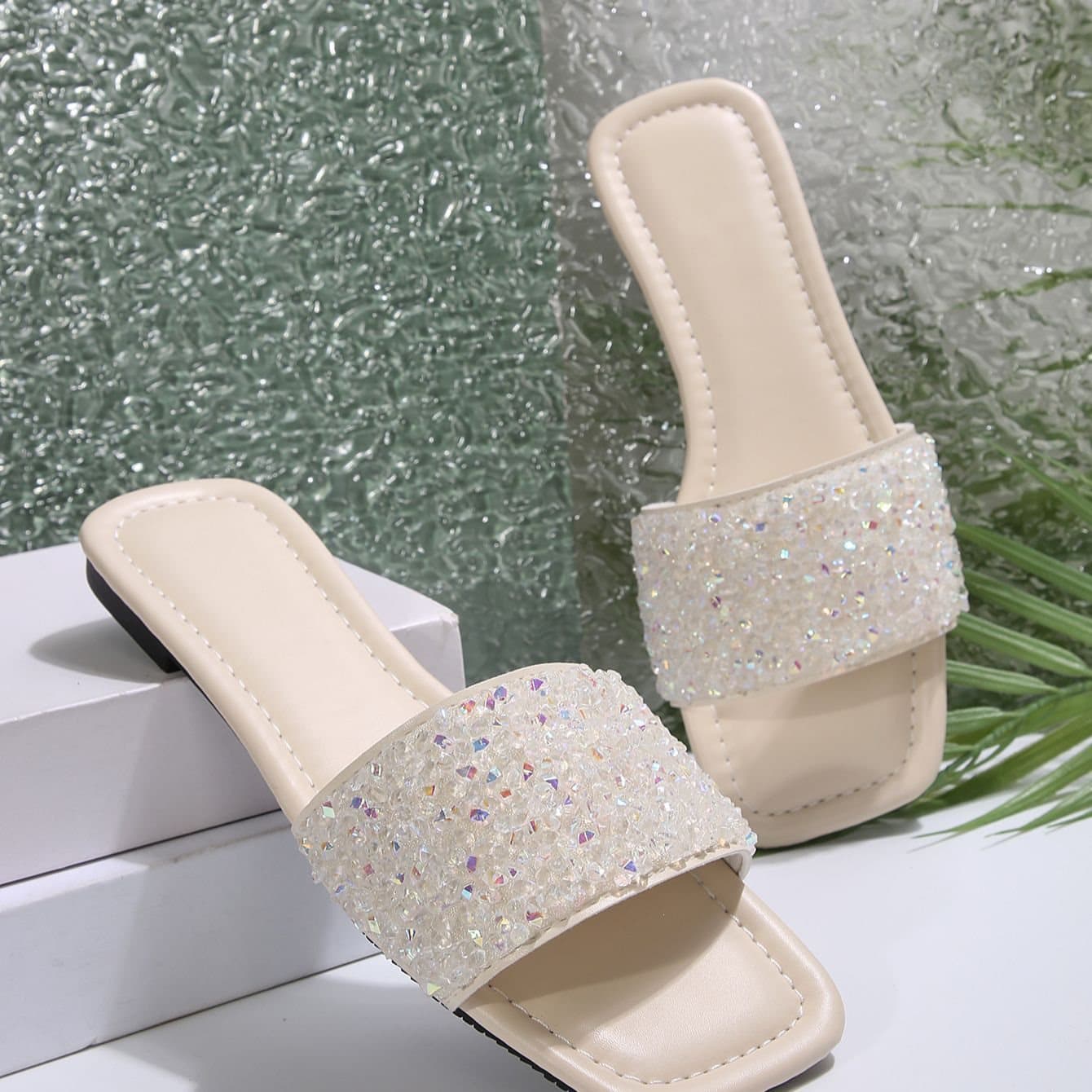 Slippers Sequins 2026 Fairy Summer New Style Women's Outerwear Fashion Flat Bottom Outing French Sandals Wholesale