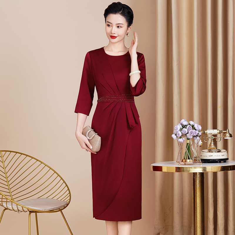 Elegant and sophisticated wedding dress for mothers-in-law, new spring 2024 collection. A high-end, youthful style dress perfect for mothers-in-law.