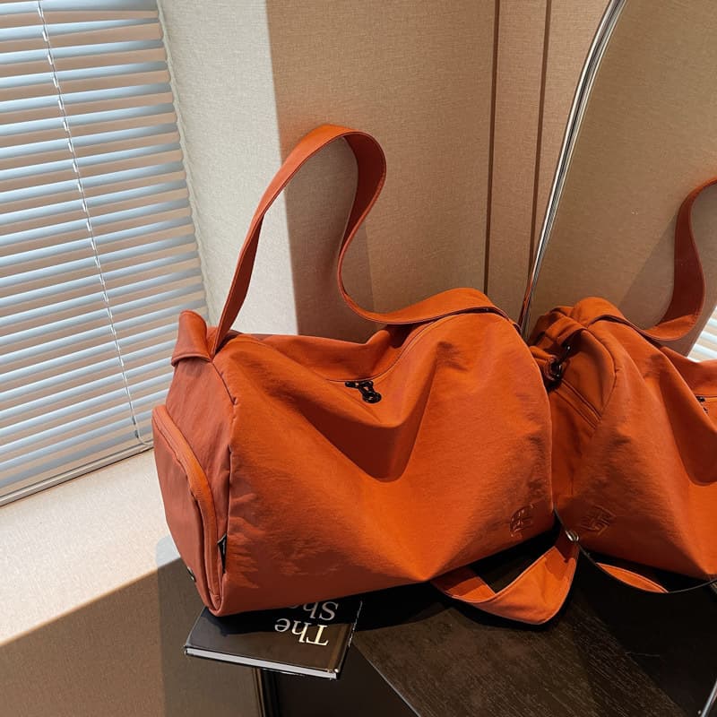 Women's Sports Bag, Small Gym Bag, Large Capacity Short Trip Travel Bag, Lightweight Shoulder Bag, Versatile Crossbody Bag