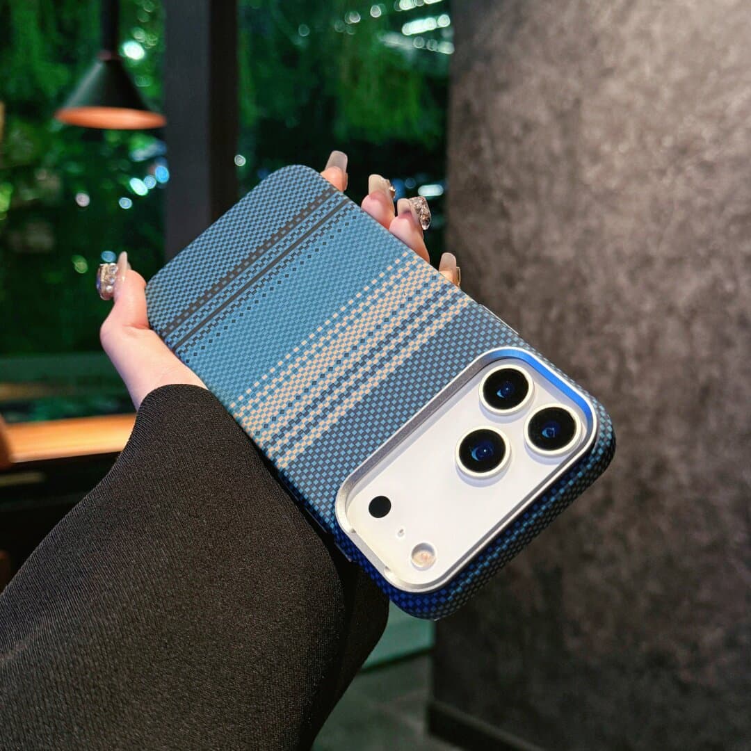 Premium Kevlar Carbon Fiber Texture Magnetic Phone Case for iPhone 17 Pro Max, Anti-Drop Case for Apple 16