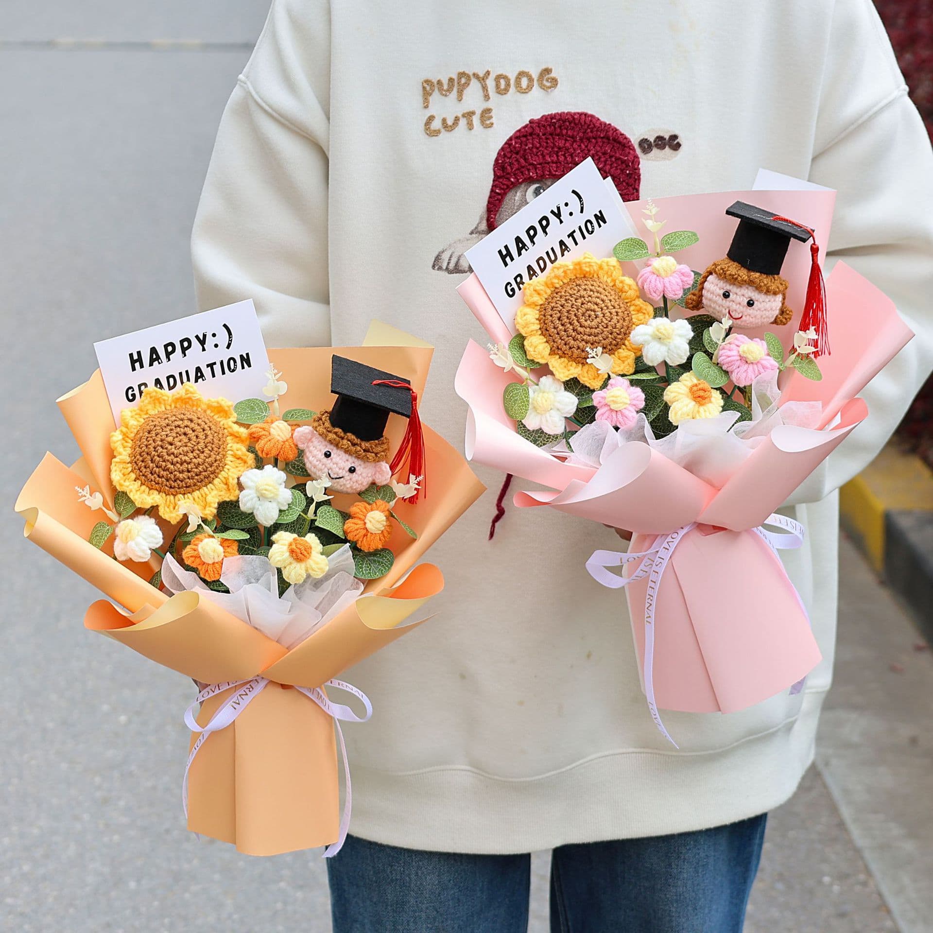 Graduation Gift Creative Finished Knitted Yarn Sunflower Doctor Hat Bouquet for 18th Birthday Gift for Female Classmate