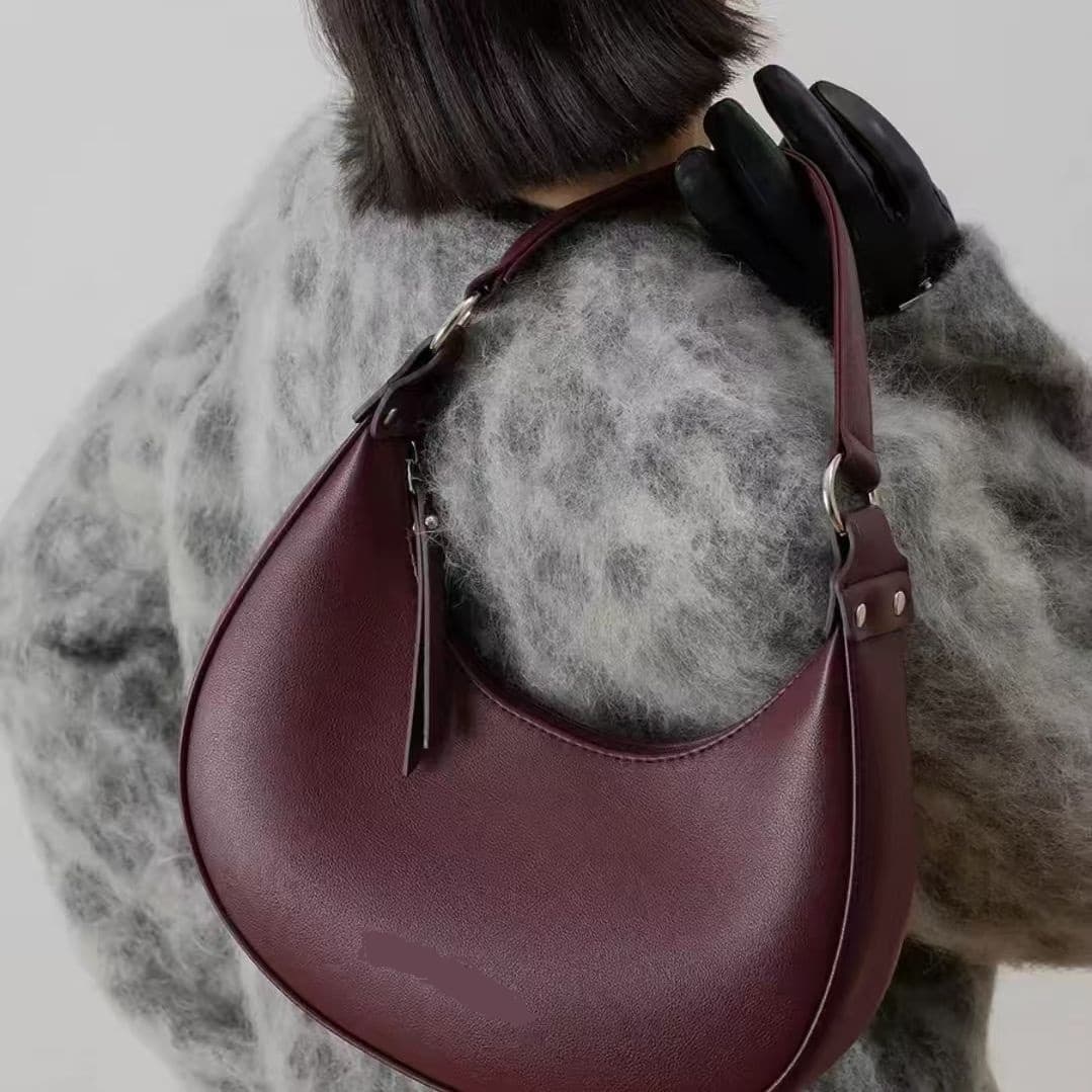Cross-border cross-body hand-held half-moon bag, fashionable, light and luxurious, portable shoulder bag, women's bag