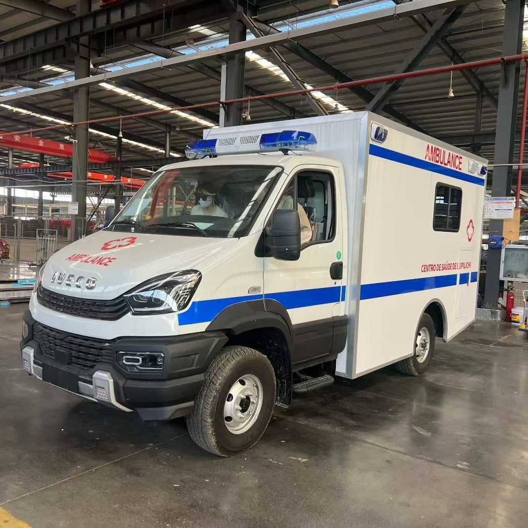 Exportable China VI Iveco Mobile Negative Pressure Ambulance / 120 Emergency Ambulance for Small and Medium Public and Private Hospitals