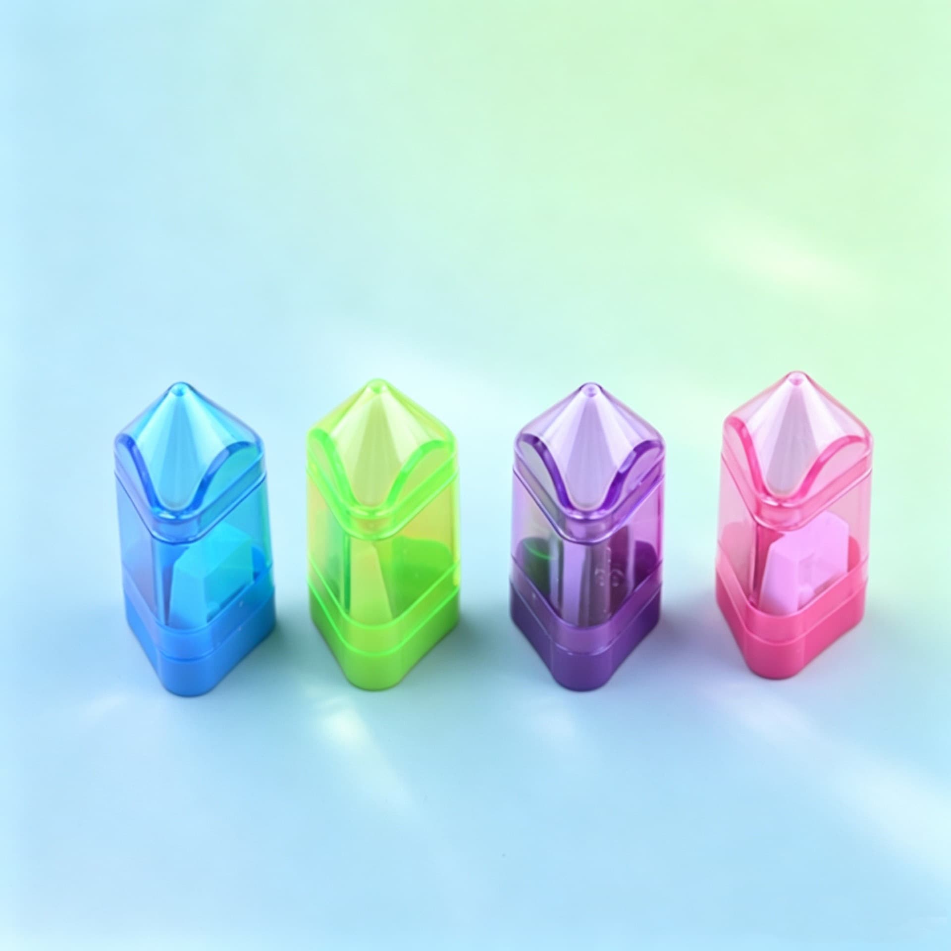 New single-hole plastic triangular rubber pencil sharpener, manual pencil sharpener, office and school supplies
