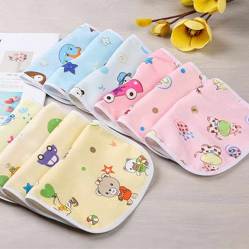 Wholesale crystal velvet U-shaped waterproof saliva napkin baby eating bib bib infant meal pocket more than 20 patterns