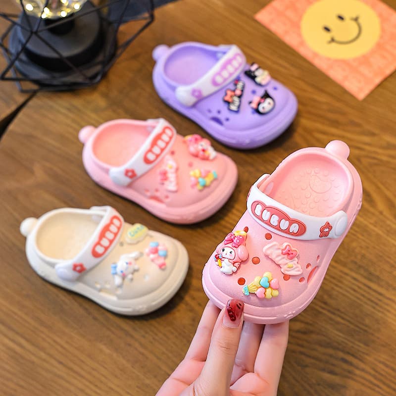 Girls' Clogs and Slippers, Baby Girls' 2026 New Non-Slip Summer Closed-Toe Sandals, Suitable for Outdoor Wear