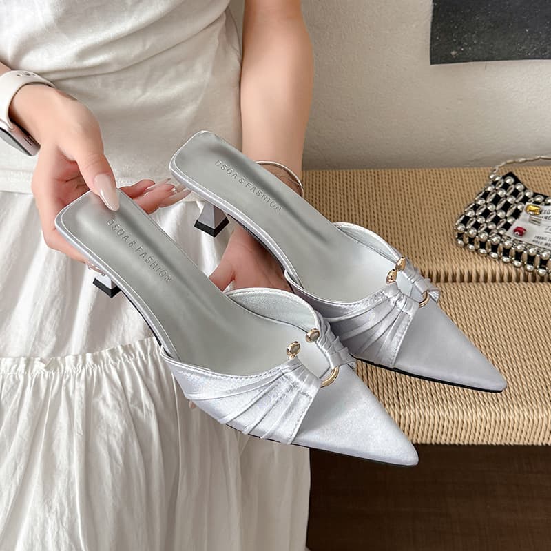 French-Style Niche Slippers for Outdoor Wear, Open-Toe Pointed Design, Comfortable for Women, Summer High-End Feel, Stunning Sandals