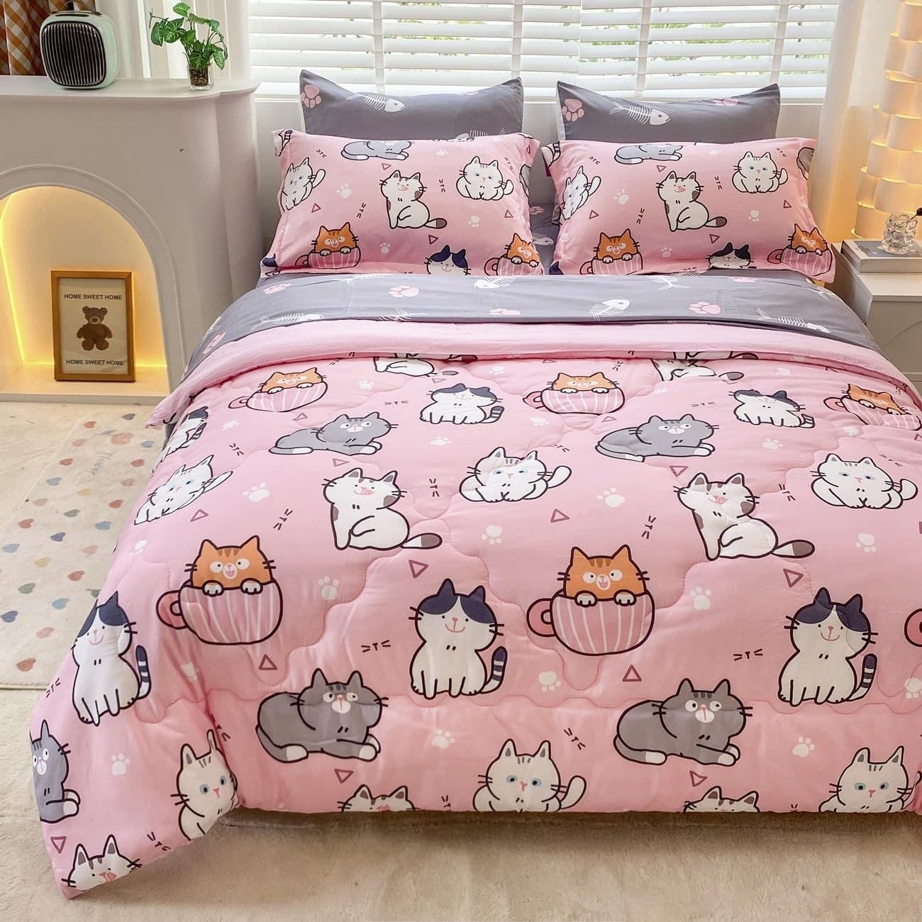 Cross-border Trade Cartoon Pet Cat Theme Quilted Printed Comforter Fluffy Quilt Core Winter Quilt Three-Piece Set Wholesale