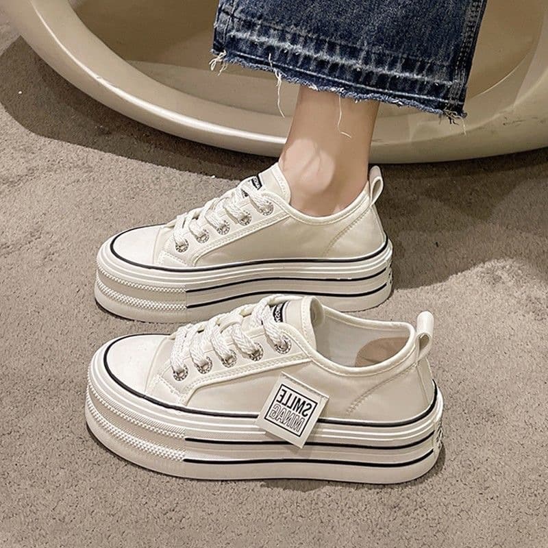 Versatile Chunky Sole Canvas Shoes for Women 2026 New Black Style to Match Dresses, Trendy White Sneakers for Women