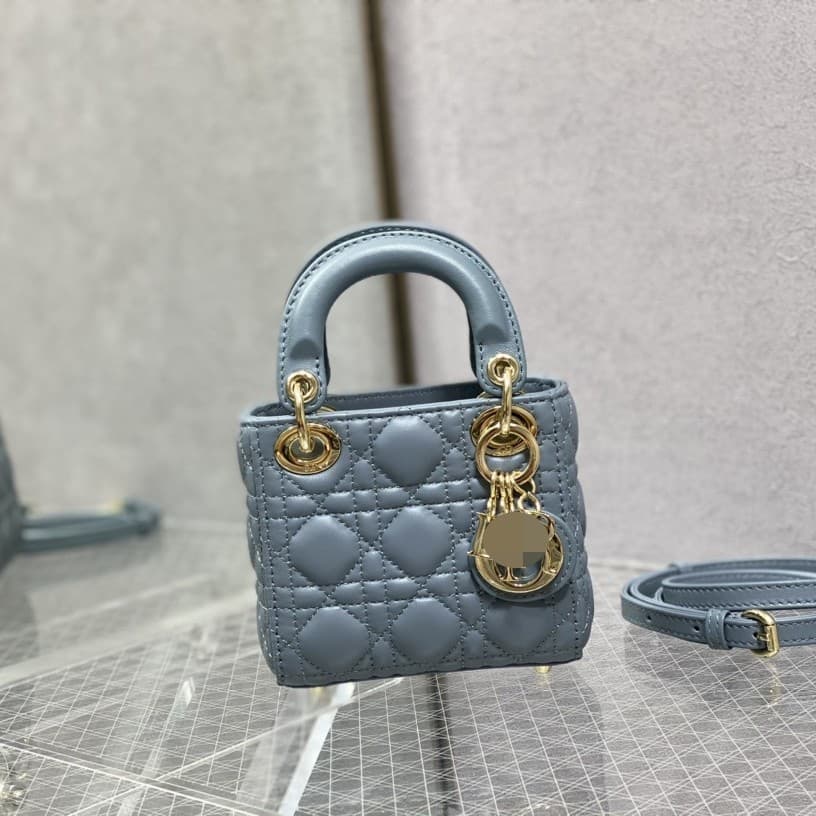 Diamond Quilted Lady Bag with Letter Shoulder Strap and Four-Leaf Clover Charm, Light Luxury Chic 3-in-1 Top Handle Crossbody Bag for Women
