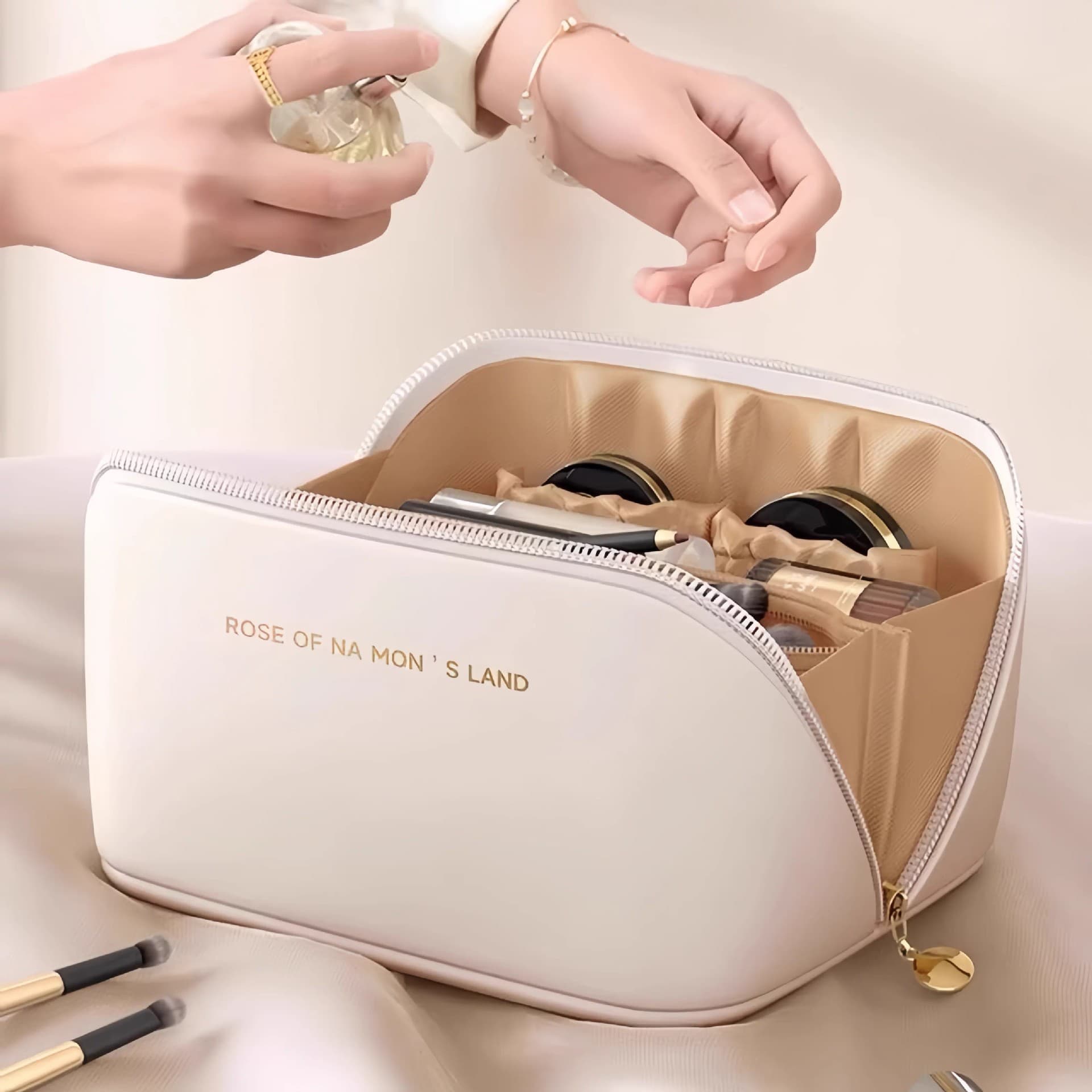 Portable cosmetic bag for women 2026 new high-end cosmetic storage bag for washing, large capacity, travel, light luxury and high-end