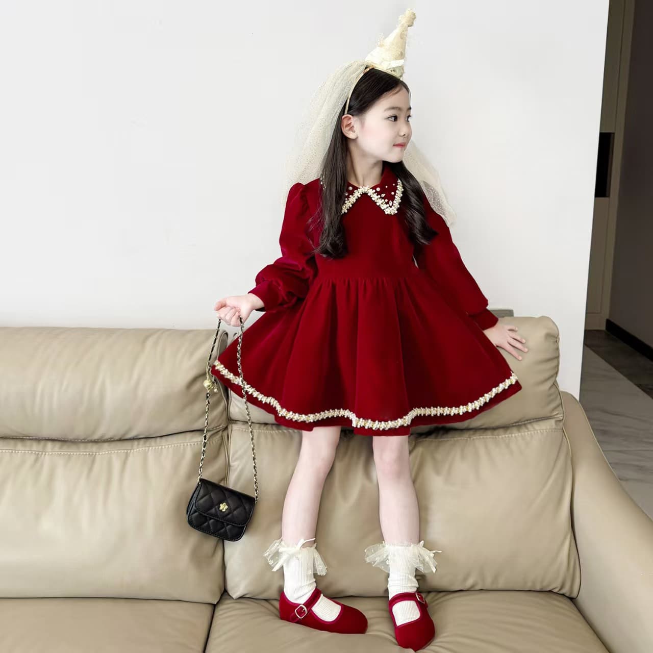 Girls' Red Doll Collar Velvet Dress with Fleece Lining, 2026 Winter Handmade Rhinestone Princess Dress, Christmas Dress