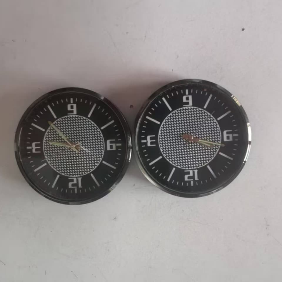 Large stock of stylish car clocks, customizable luminous car clocks, and car decorative accessories available for wholesale.
