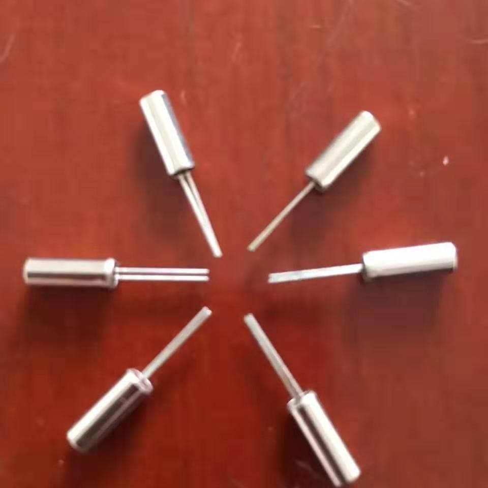 32768K crystal oscillator for candle lamps and clocks
