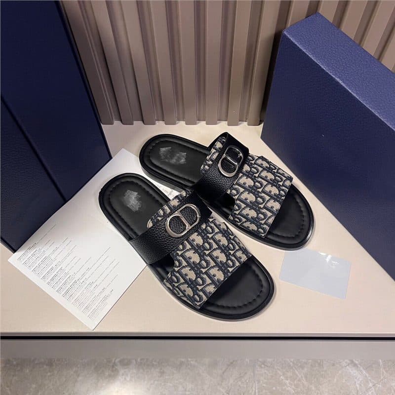 2024 New Light Luxury Sandals Trendy Outdoor Men's Non-Slip Casual Slip-On Slippers Foreign Trade Flat Flip-Flops