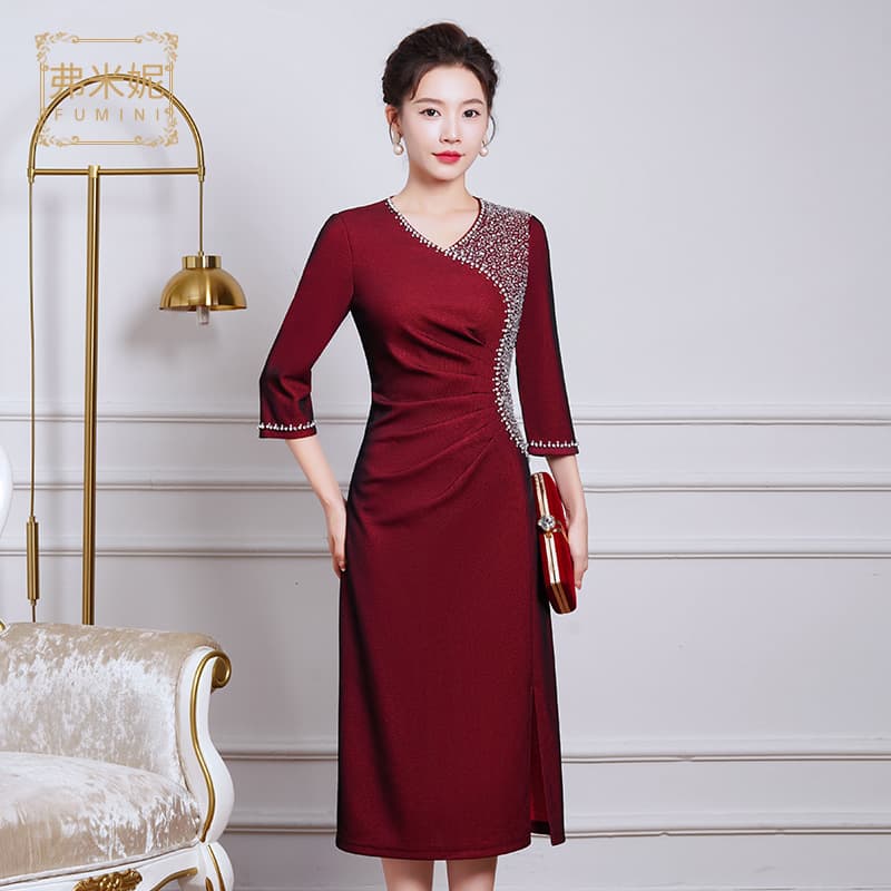 Light Luxury Beaded Joyful Mother-in-Law Wedding Banquet Modified Qipao Dress Autumn New Style Middle-Aged Mother Banquet Gown Dress Women
