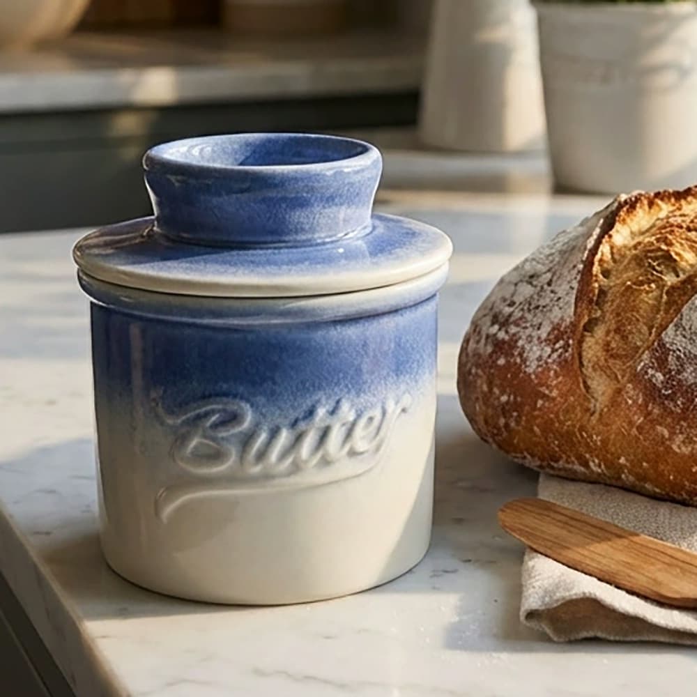 Amazon Hot Selling Ceramic Butter Dish with Embossed LOGO Blue Butter Storage Jar Cheese Butter Box with Lid Set